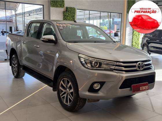 TOYOTA HILUX 2.8 SRX 4X4 CD 16V DIESEL 4P AUTOMÁTICO TOYOTA HILUX 2.8 SRX 4X4 CD 16V DIESEL 4P AUTOMÁTICO